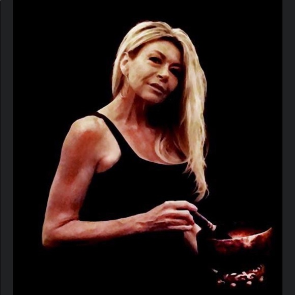 Meet your Posher, Kayce - Picture 2 of 2